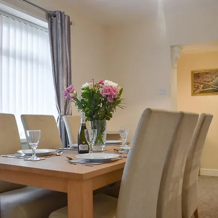 Holiday home The Garth Whitby
